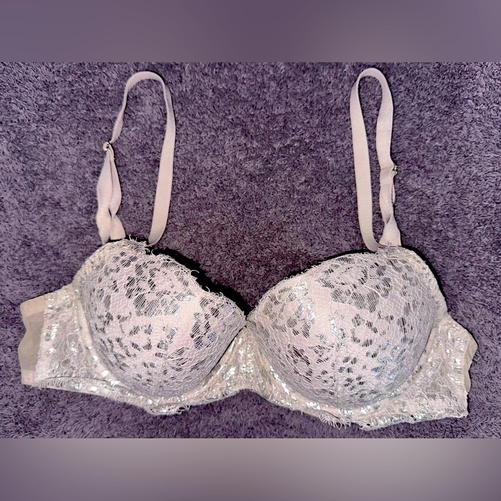 Victoria’s Secret Elegant Lace Underwire Bra